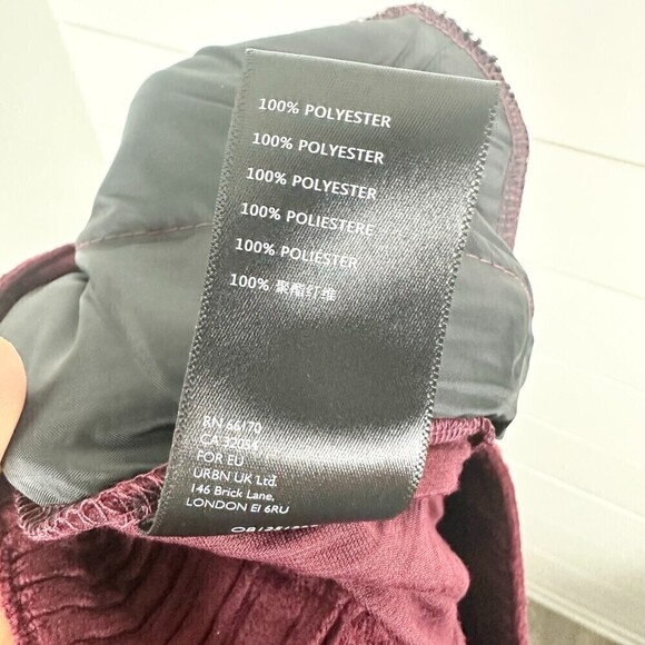 Urban Outfitters Ribbed Velvet Corduroy High Rise Flare Pants Burgundy Size 8 - Picture 5 of 5